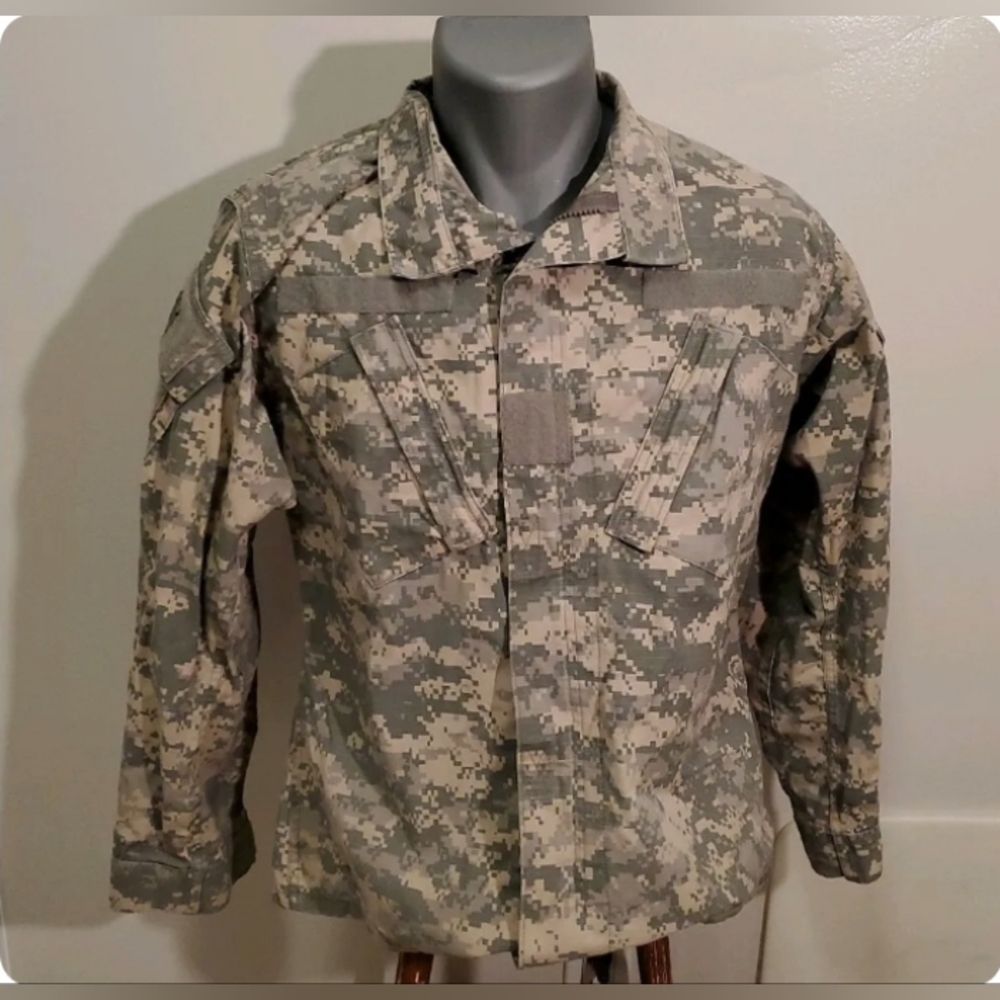 Authentic U.S. ARMY COMBAT COAT!